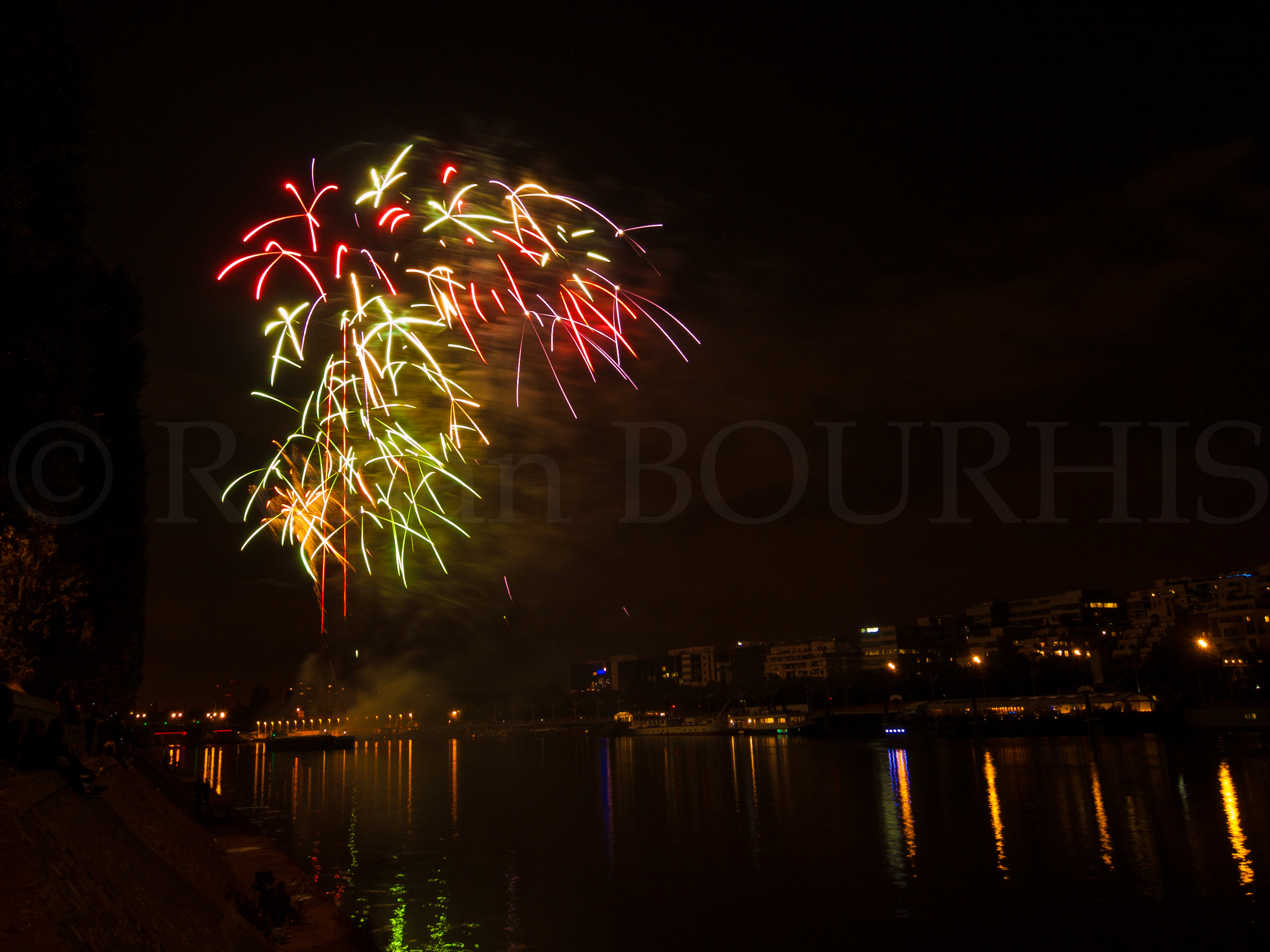 Feu d'artifice 14 juillet 2011 Levallois, © Ronan Bourhis 2011, 