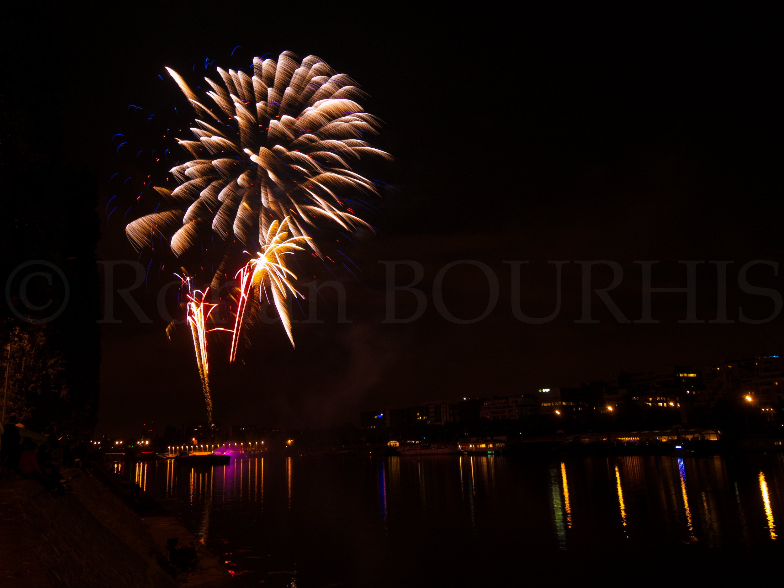 Feu d'artifice 14 juillet 2011 Levallois, © Ronan Bourhis 2011, 