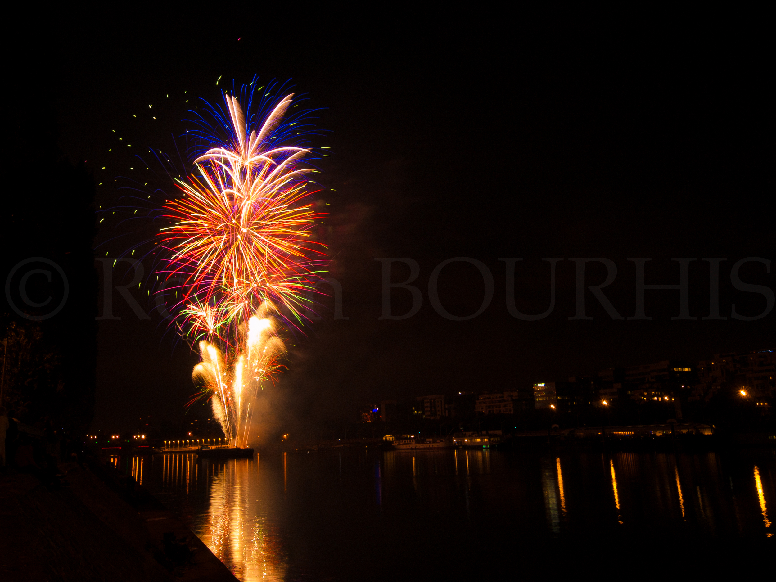 Feu d'artifice 14 juillet 2011 Levallois, © Ronan Bourhis 2011, 