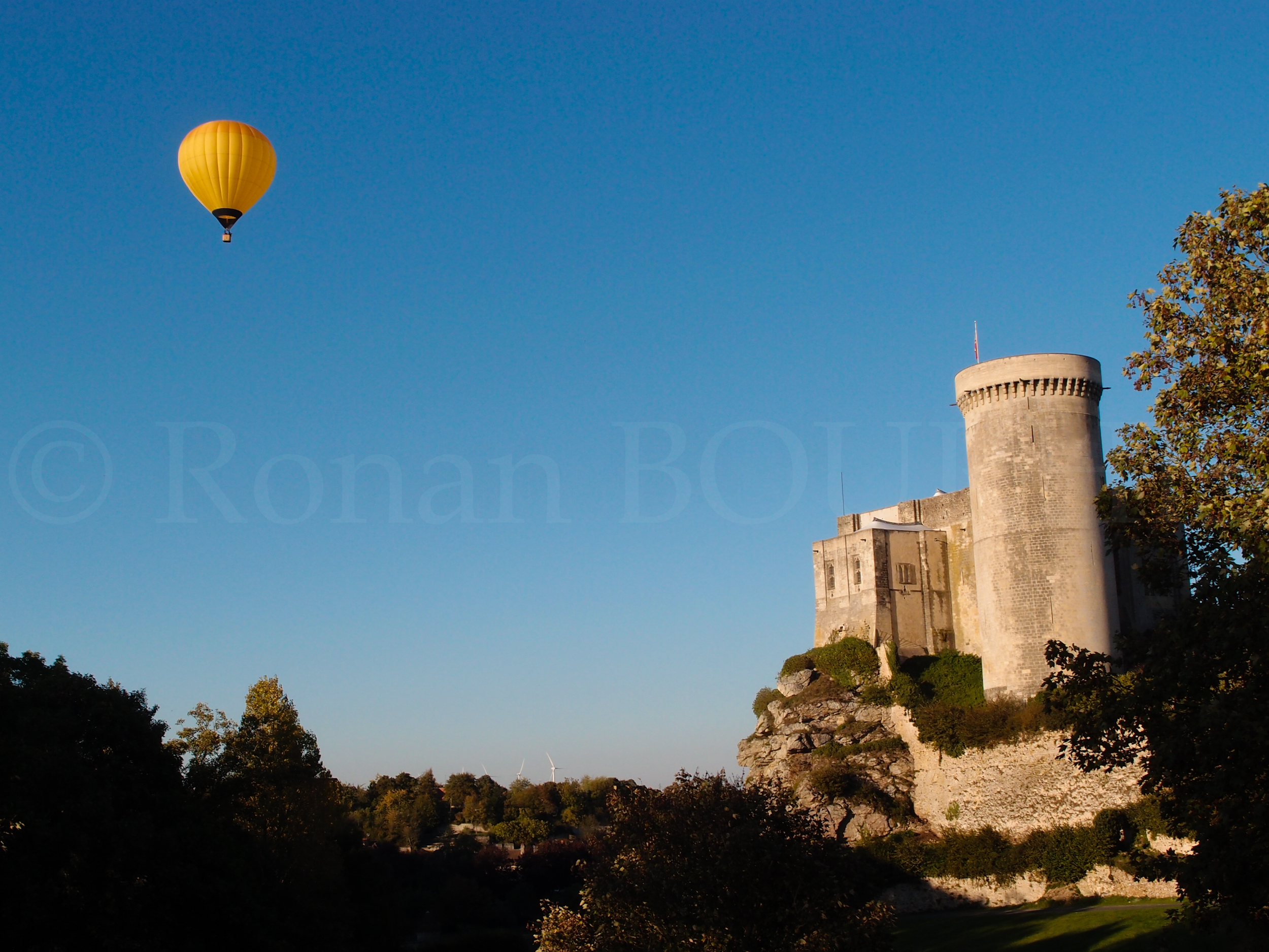 Falaise au couche de soleil, © Ronan Bourhis 2011, 